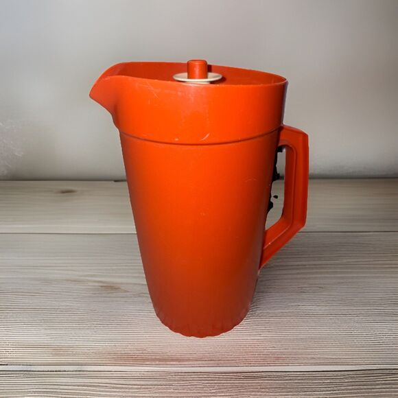 Tupperware Orange 2 Qt Pitcher Push Button 9-008 Vintage 1970's with handle - Picture 1 of 7